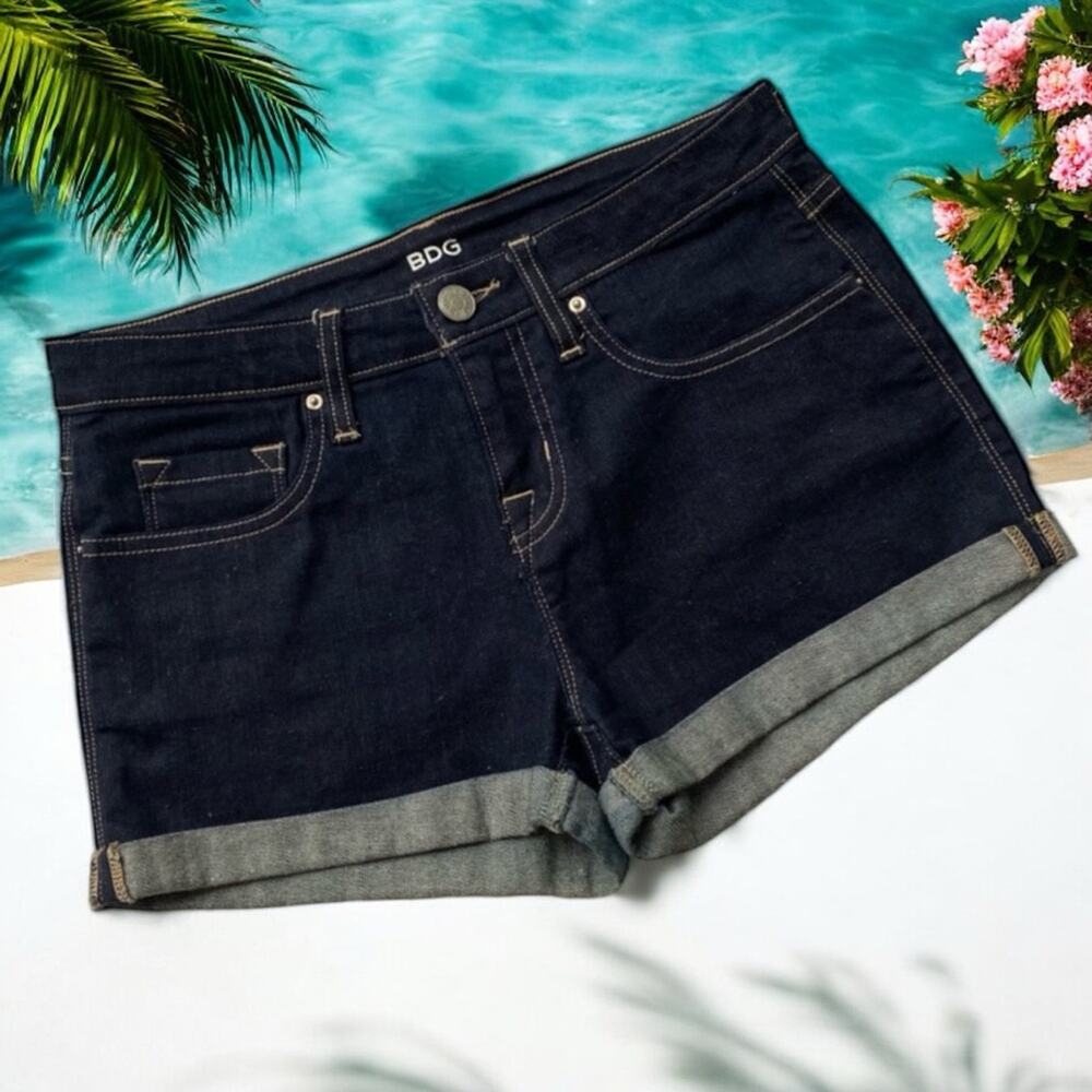 NWOT BDG Urban Outfitters Mid Rise shortie Jean Shorts 26w